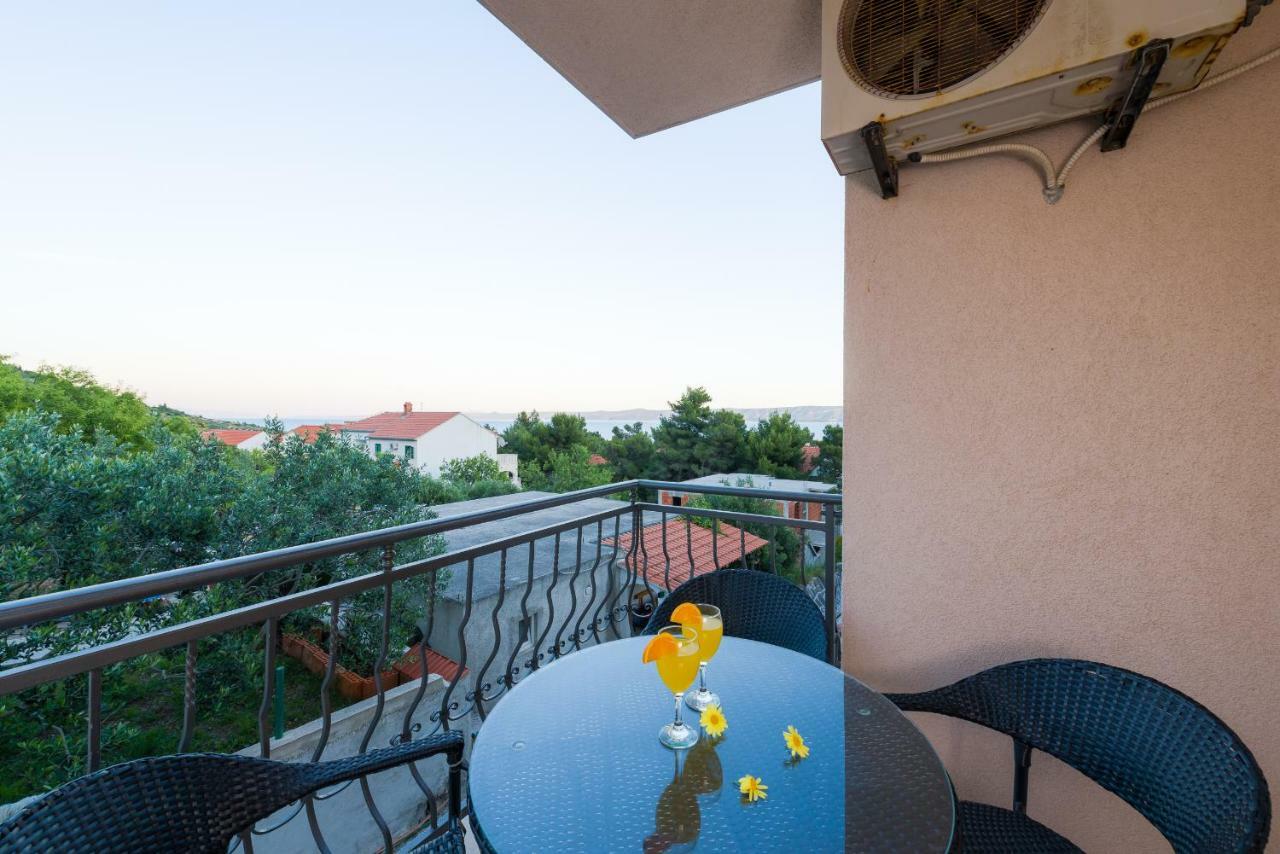 Apartments Villa Vallum Bol Buitenkant foto