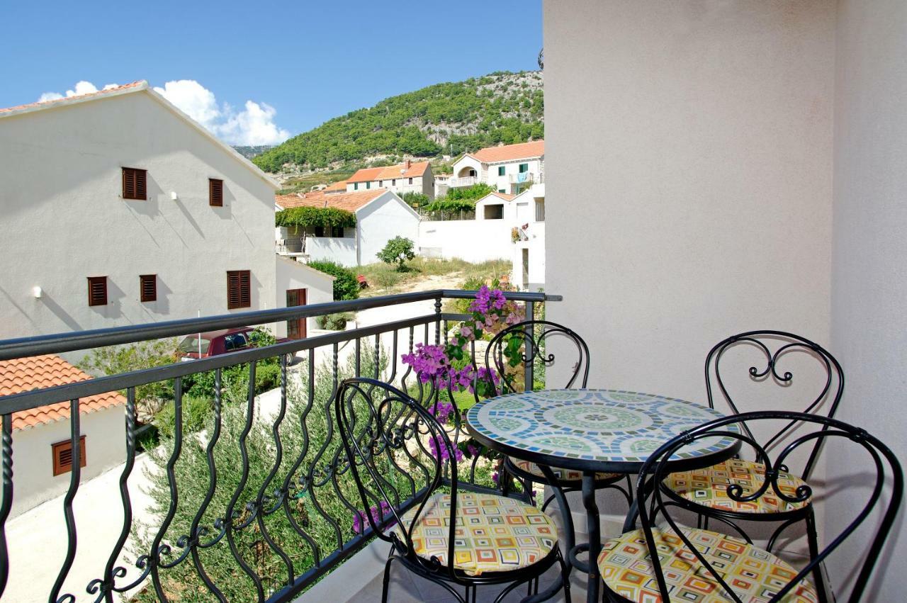 Apartments Villa Vallum Bol Buitenkant foto