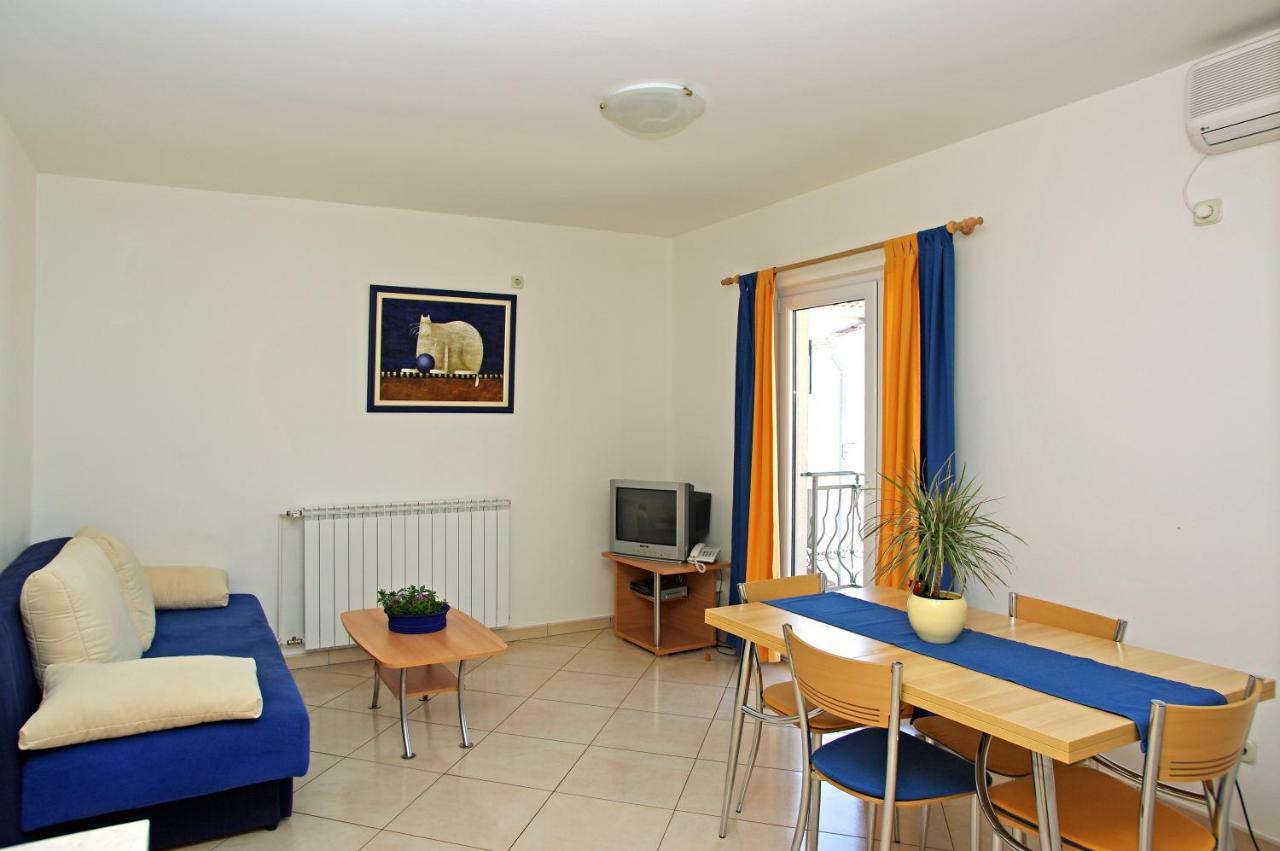 Apartments Villa Vallum Bol Buitenkant foto