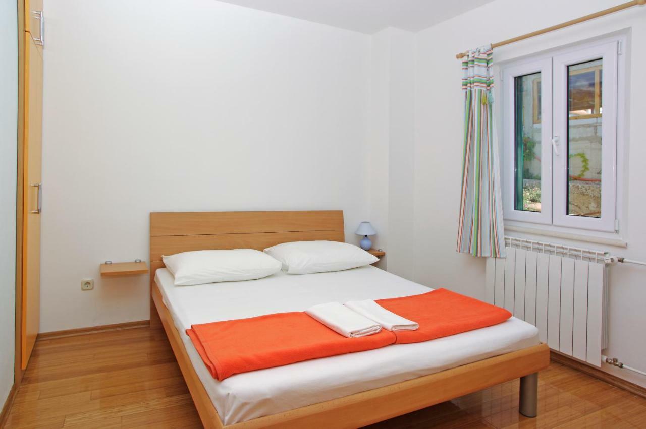 Apartments Villa Vallum Bol Buitenkant foto